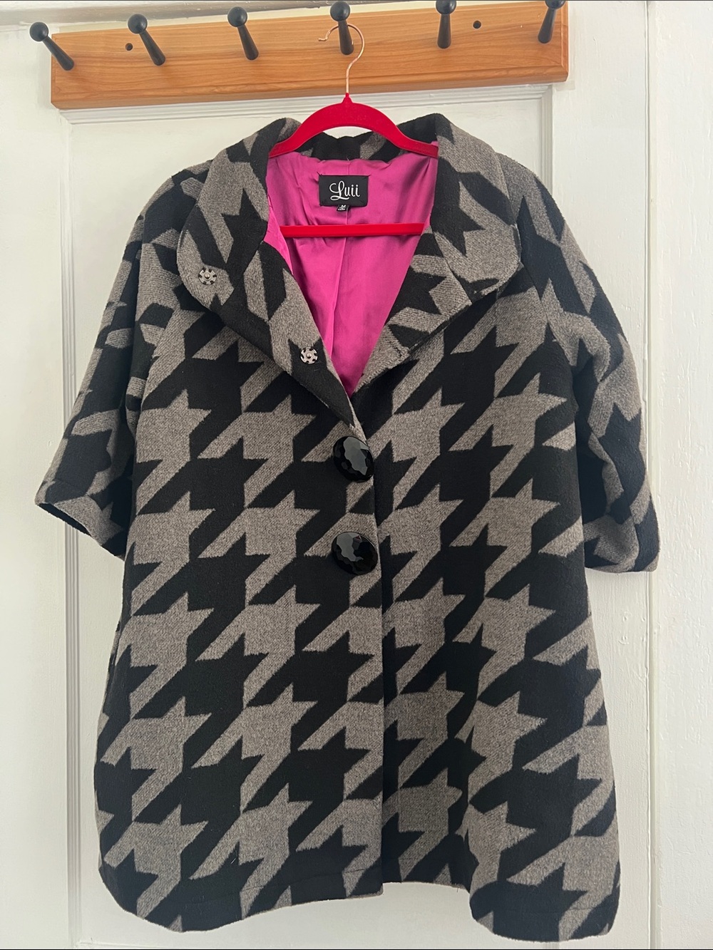 Luii 3/4 Sleeves Black and Gray Houndstooth Coat with Pink Lining